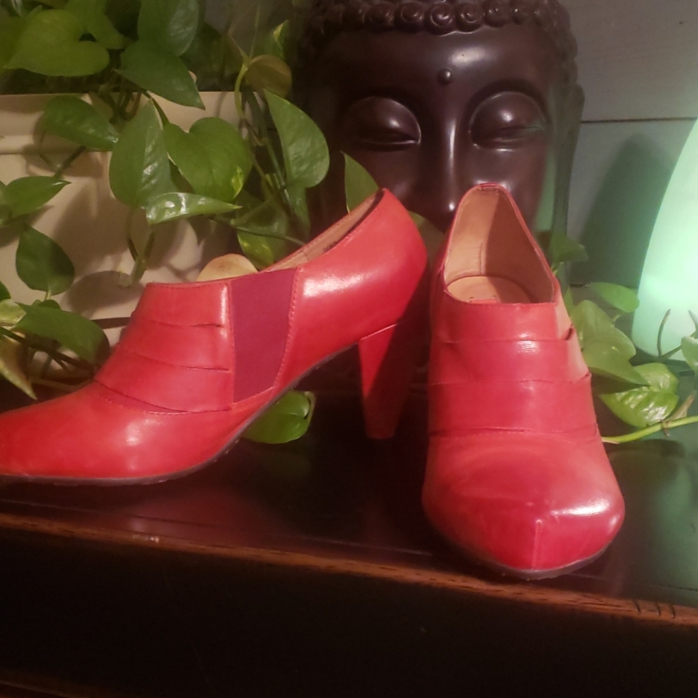 Leather Miz Mooz red bootie heels 8.5 zappos